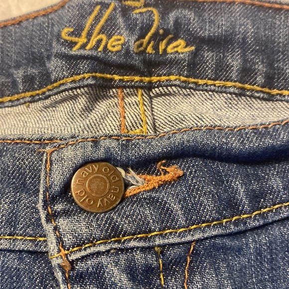 “The Diva” Old Navy, Women’s plus size Jeans - Picture 3 of 6